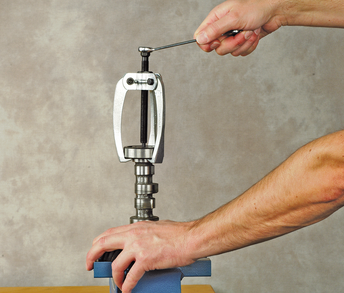 Kukko Handy 3-Armed Industrial Puller with Power-Transmitting and Self-Centring Puller Legs