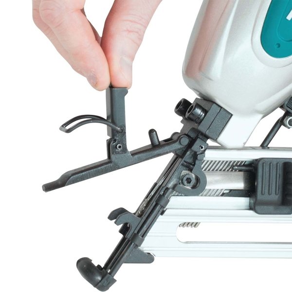 Makita Pneumatic 15Ga Brad Nailer