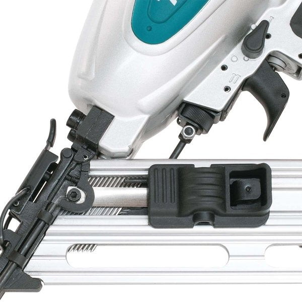 Makita Pneumatic 15Ga Brad Nailer