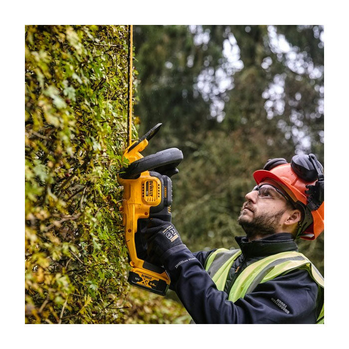 Dewalt 18V XR 550mm Hedge Trimmer - Bare Unit