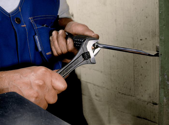 Bahco Wide Jaw Adjustable Wrench (Serrated Pipe Jaws / Phosphate Finish) 209mm/8in