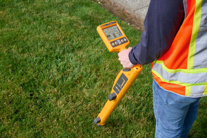 Fluke SmartTrace™ 2082BT Elite Underground Utility Locator Kit
