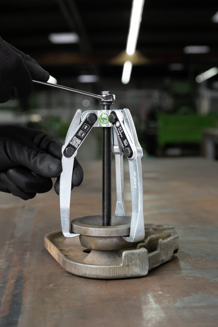 Kukko 3-Arm Universal Puller with Swivelling Puller Legs 42-2