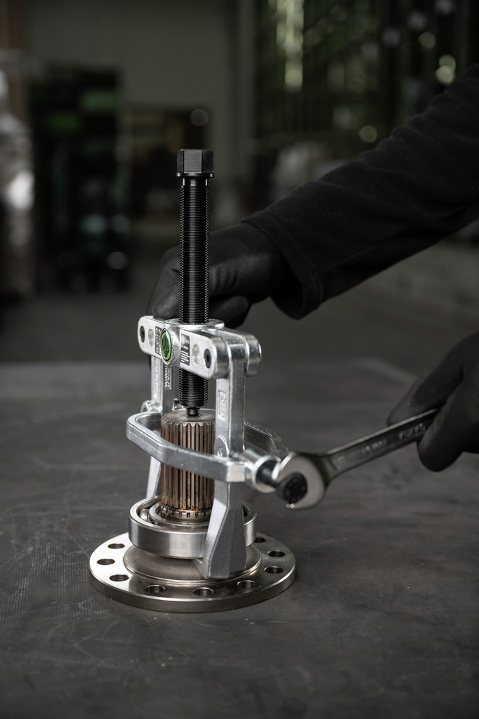 Kukko 2-Arm Bearing Puller with Side Clamp 204-1