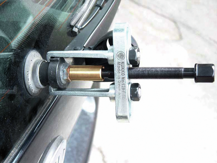Kukko 2-Arm Universal Wiper Puller 128-F-SW