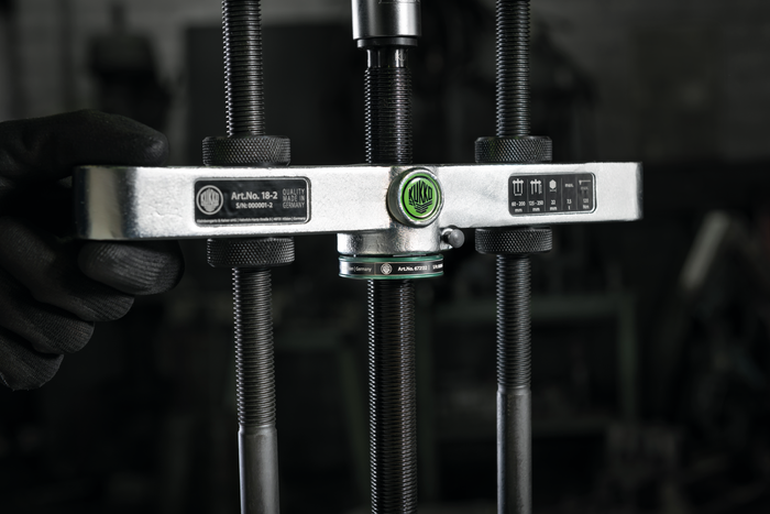 Kukko KKU-229-2 10-Ton Hydraulic Hub Puller - For 4 & 5 Hole Hubs On Passenger Cars