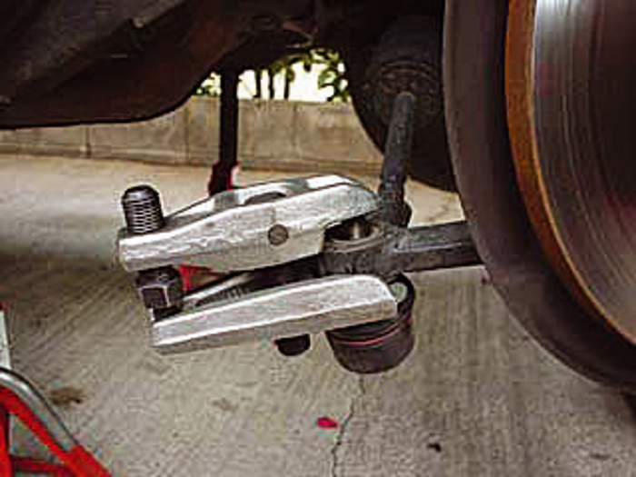 Kukko Ball Joint Extractor with Lever Transmission for Cars and Light Vans