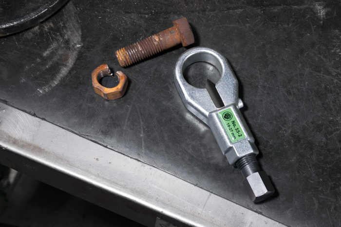 Kukko Single-Blade Mechanical Nut Splitter