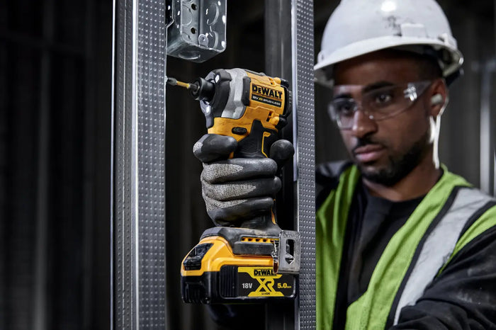 Dewalt 18V XR Brushless 8 Piece Kit 3 x 5.0Ah DCZ801P3-XE
