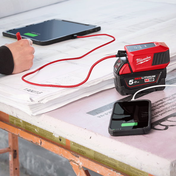 Milwaukee M18™ TOP-OFF Bidirectional Charger & Power Supply M18BC