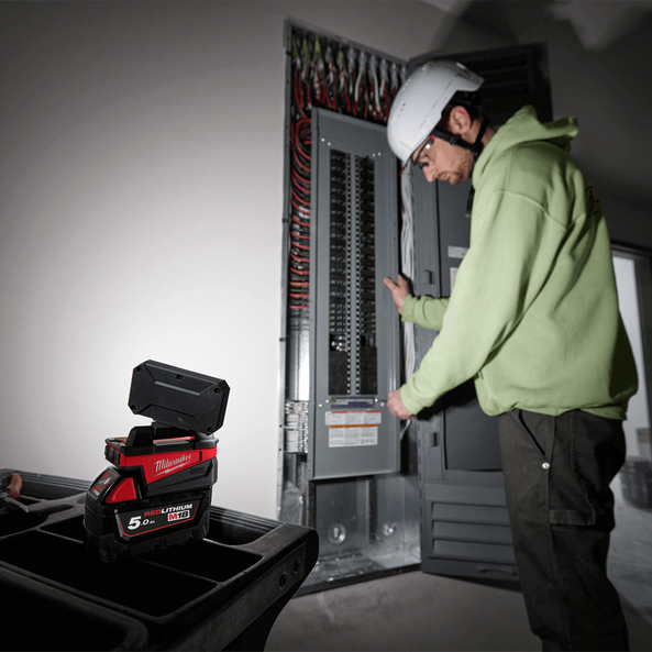 Milwaukee M18™ Compact Battery Light with USB Charging M18CBL0