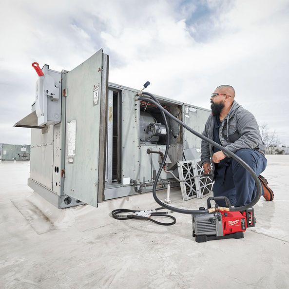 Milwaukee M18 FUEL™ 5CFM HVAC Vacuum Pump (Tool Only) M18FVP50