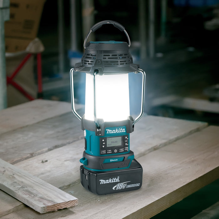 Makita 18V Digital Bluetooth Lantern Radio - Tool Only