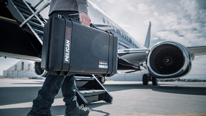 Pelican 1525 Air Travel Case - Black - No Foam (558 x 355 x 190mm) 015250-0011-110