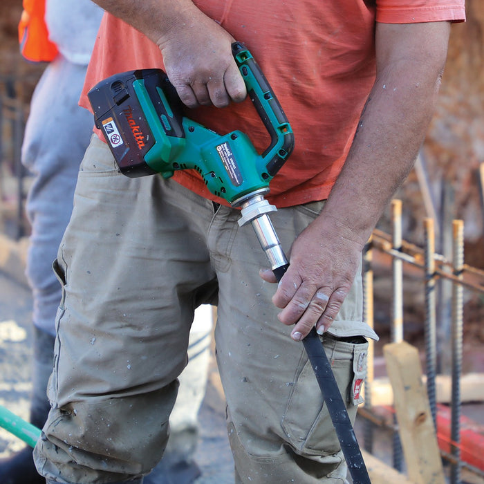 Makita 40V Max Brushless 1200mm (38mm dia.) Concrete Vibrator - Tool Only