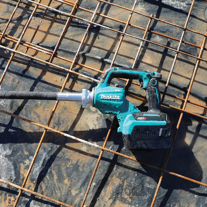 Makita 40V Max Brushless 1200mm (38mm dia.) Concrete Vibrator - Tool Only