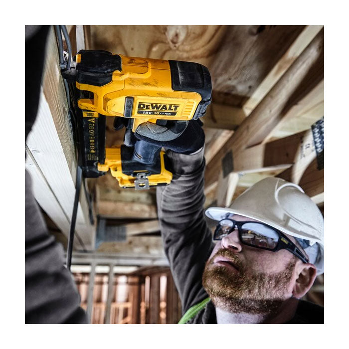 Dewalt 18V XR Electrician Stapler 2.0AH Kit DCN701D2-XE