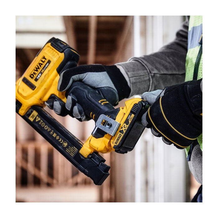 Dewalt discount electrician stapler