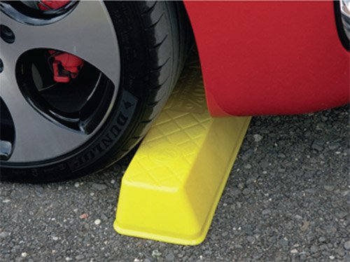 Brady Compliance One Piece Wheel Stop, H100mm x L1700mm x W160mm, Polyethylene, Yellow