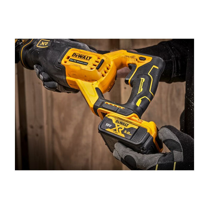 Dewalt brushless deals reciprocating saw 18v