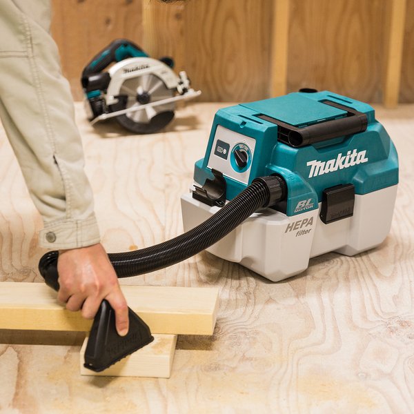 Makita 18V Brushless Wet/Dry Dust Extractor Tool Only For Sale