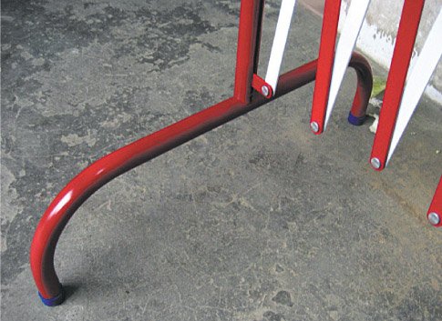 Brady Economy Expanding Barrier, H1.1 Meters x L2.5 Meters, Steel, Red/White