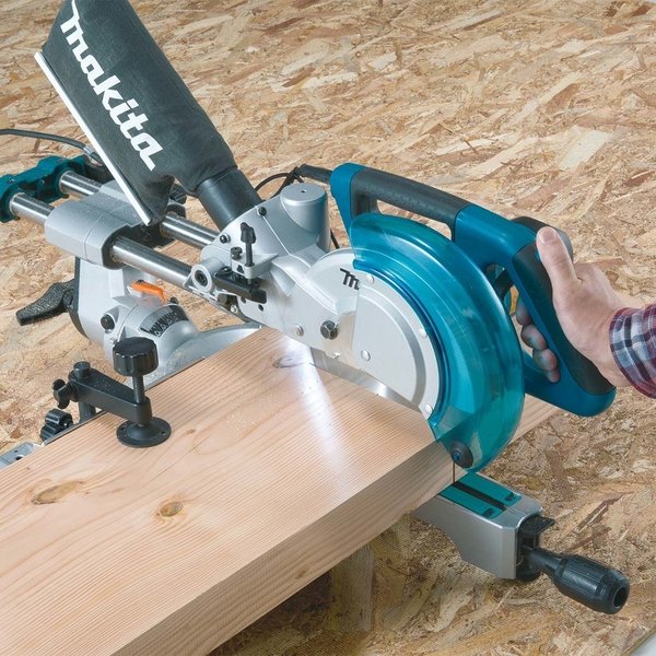 Makita 216mm (8-1/2
