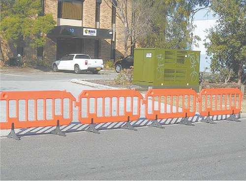Brady Portable Barrier 2M, L2 Meters x H1 Meter, Polyethylene, Orange