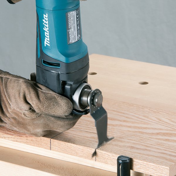 Makita Variable Speed Multi-tool with Accessory Kit