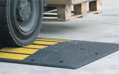 Brady Traffic Calming Speed Hump, H50mm x L900mm, Rubber, Yellow/Black