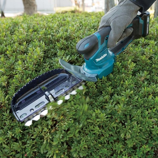 Makita 12V Max Hedge Trimmer 200mm with Grass Shear Blade Tool